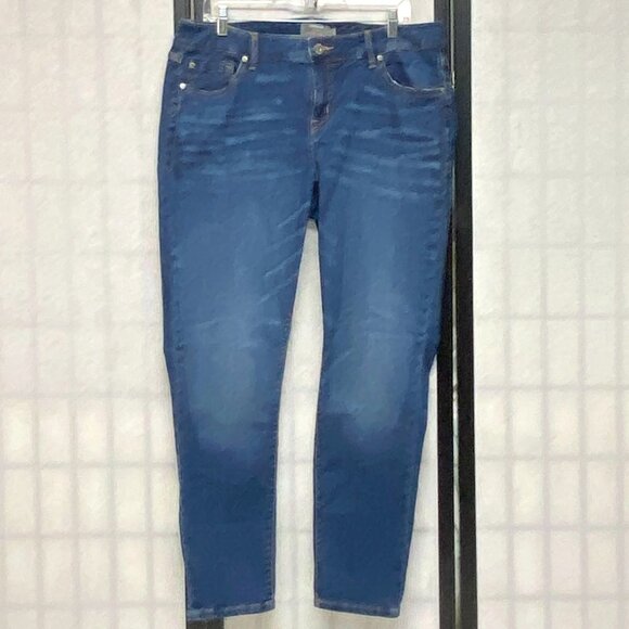 Torrid High Rise Vintage Stretch Boyfriend Straight Denim Jeans Faded Medium 14 - Picture 1 of 12